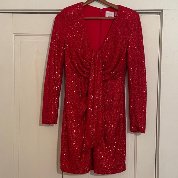 One33 Social Red Sequin Drape Dress size 8 - Picture 5 of 16